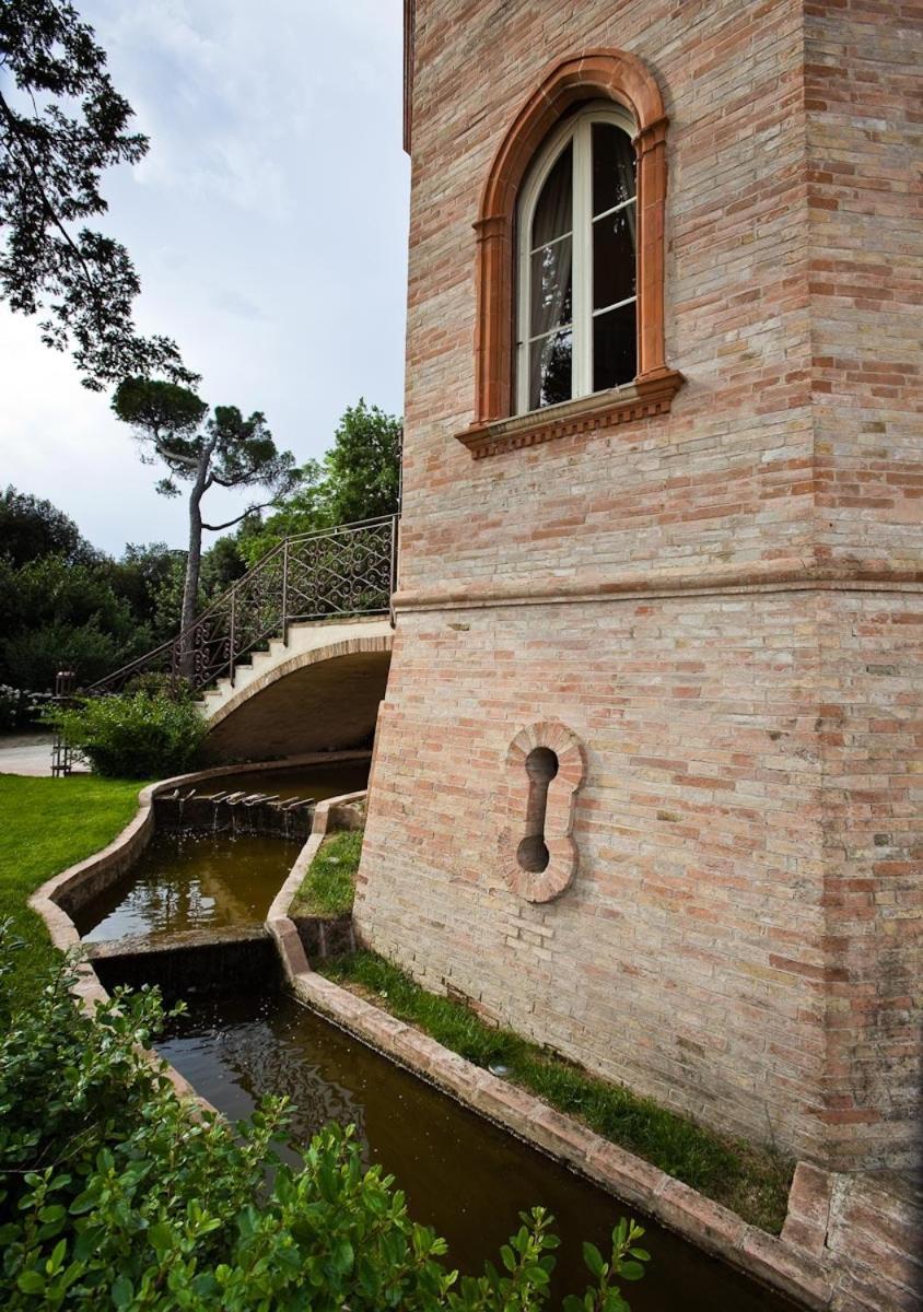 Hotel Castello Montegiove Fano Exterior foto