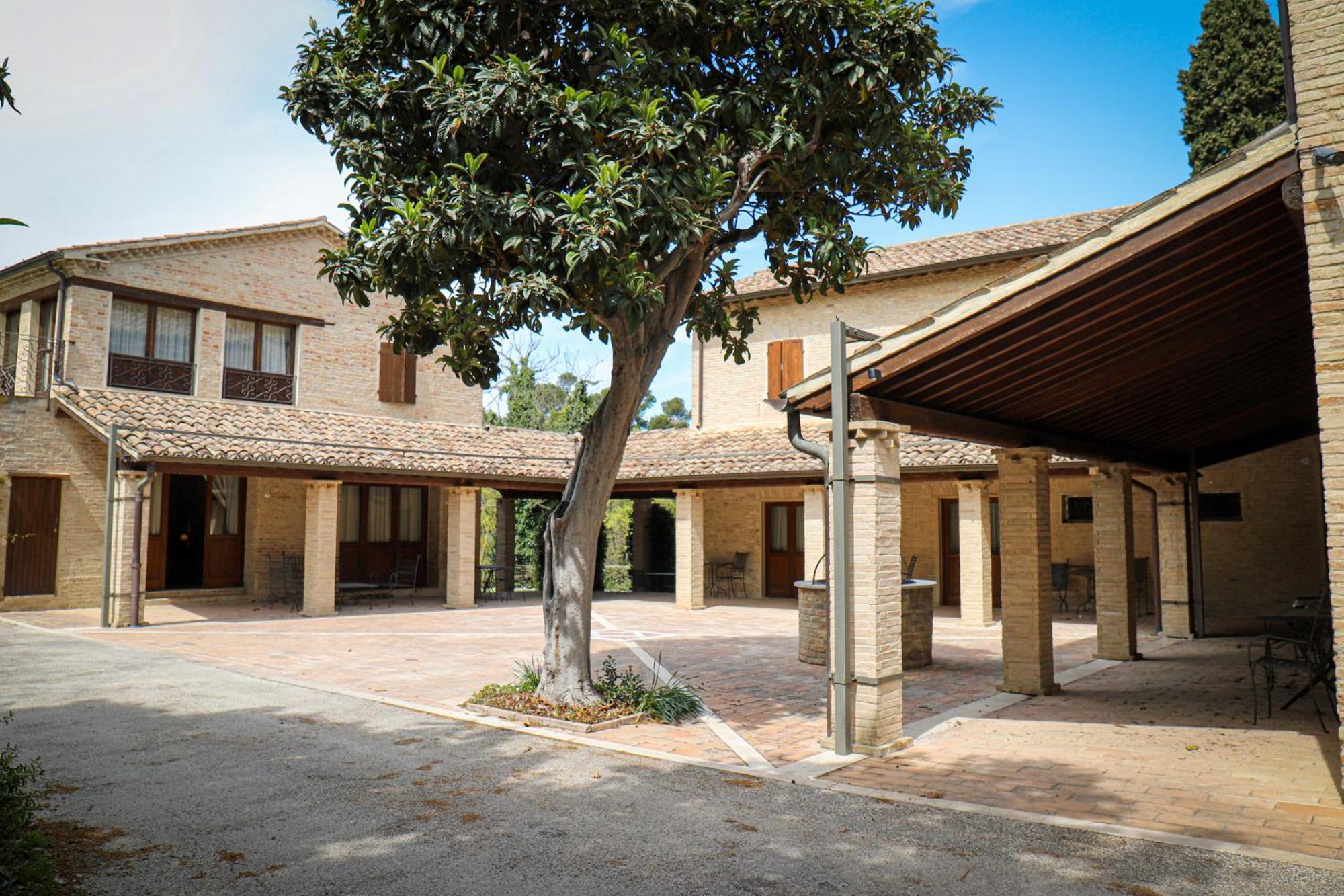Hotel Castello Montegiove Fano Exterior foto